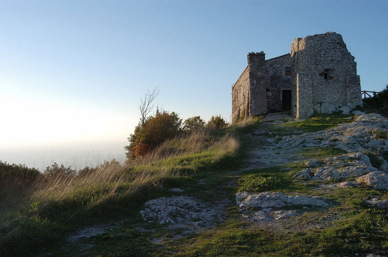 monte soratte e il sentiero degli eremi